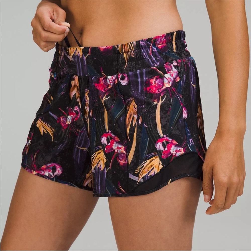 L Lululemon Hotty Hot Short LR Lined 4’ Veiled Floral